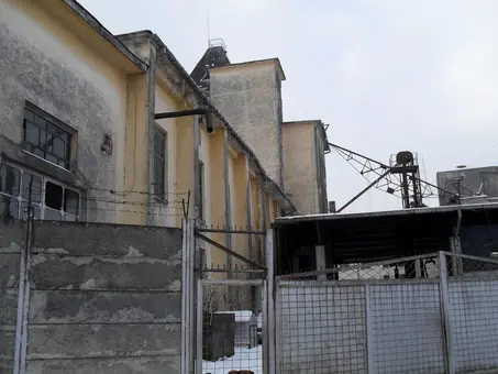 Vand depozite Calea Cernauti in spate la SAB