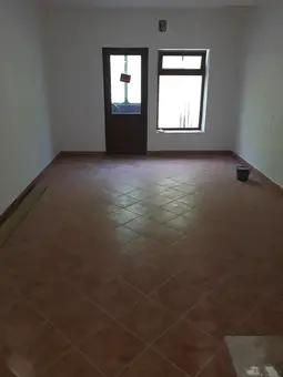 Oferim spre inchiriere 2 spatii comerciale, str.Volovatului