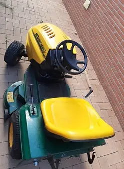 Tractor cositor iarba cu cos colectare