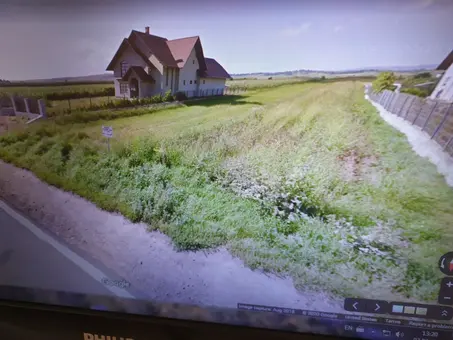 Vind 54 ari teren construcții intravilan în zona Vadul  Vladichii