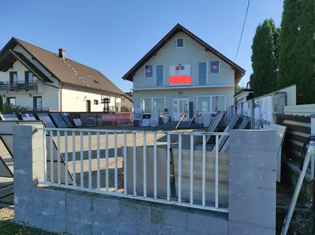 Vând locație în Rădăuți utilizabila spatiu comercial la parter +etaj mansardat locuibil